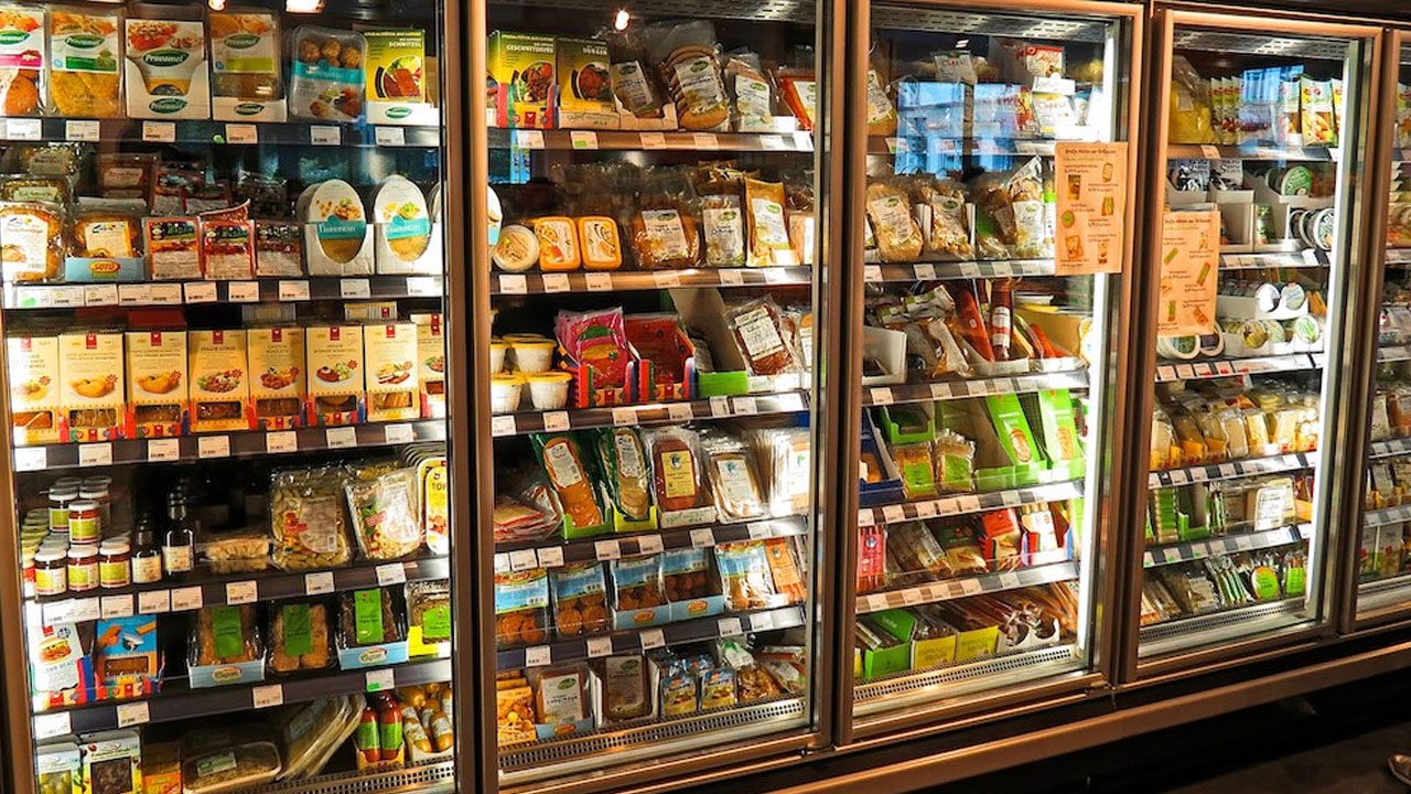 Tips for Organising Your Commercial Fridge for Maximum Airflow & Efficiency